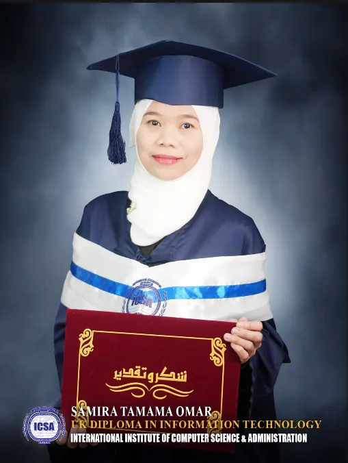 Samira Omar at her IT diploma graduation photoshoot